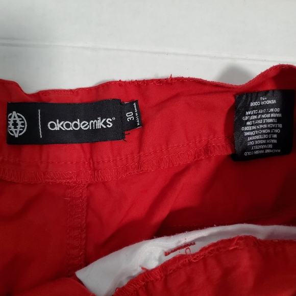 Akademiks Cargo Shorts Mens 30 Red Flat Front Pockets Drawstring Belt Loops - Picture 3 of 11